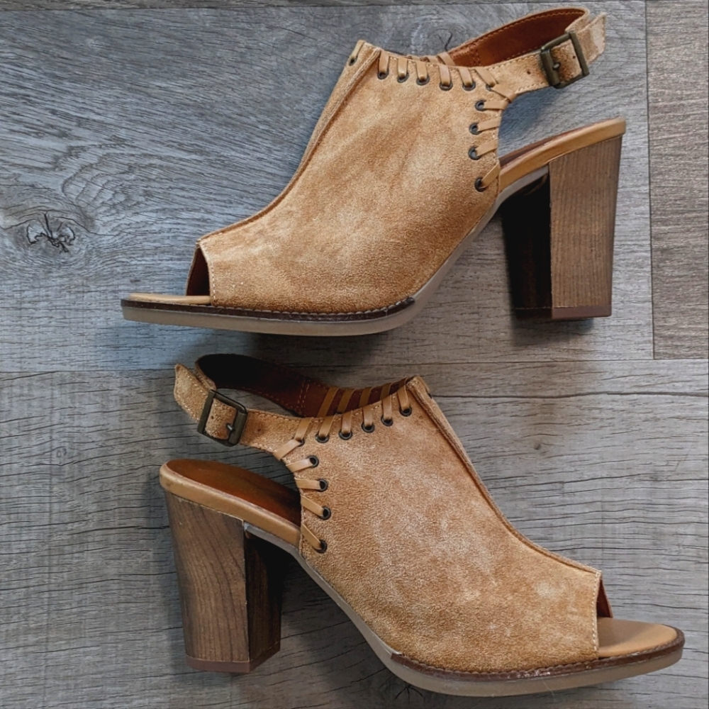 Italian tan suede Bella Vita sling back shoes NEW! Size 8.5 NIB